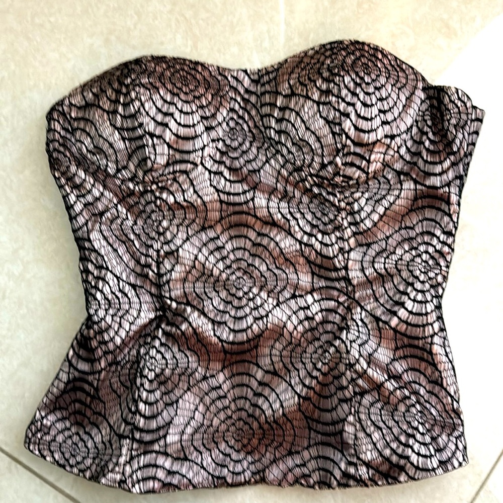 Strapless top